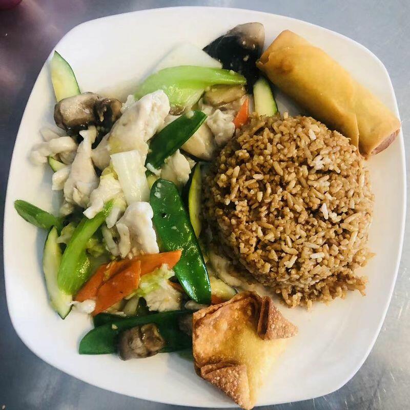 L- Moo Goo Gai Pan